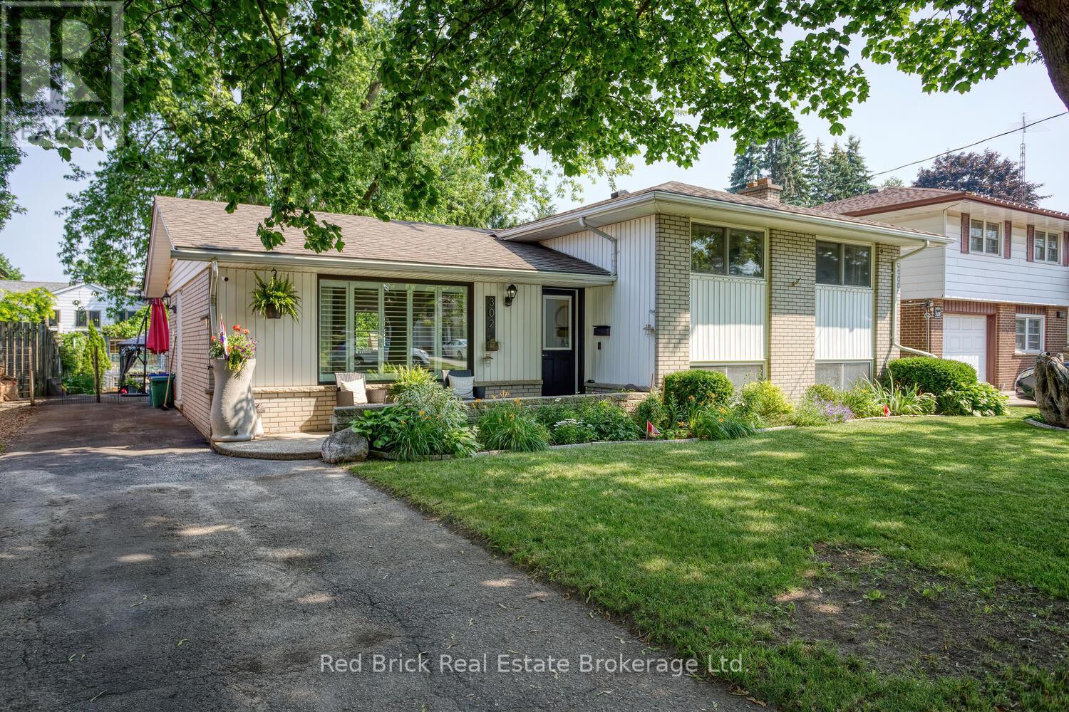 302 Ross Ave, Kitchener, ON N2A 1V6