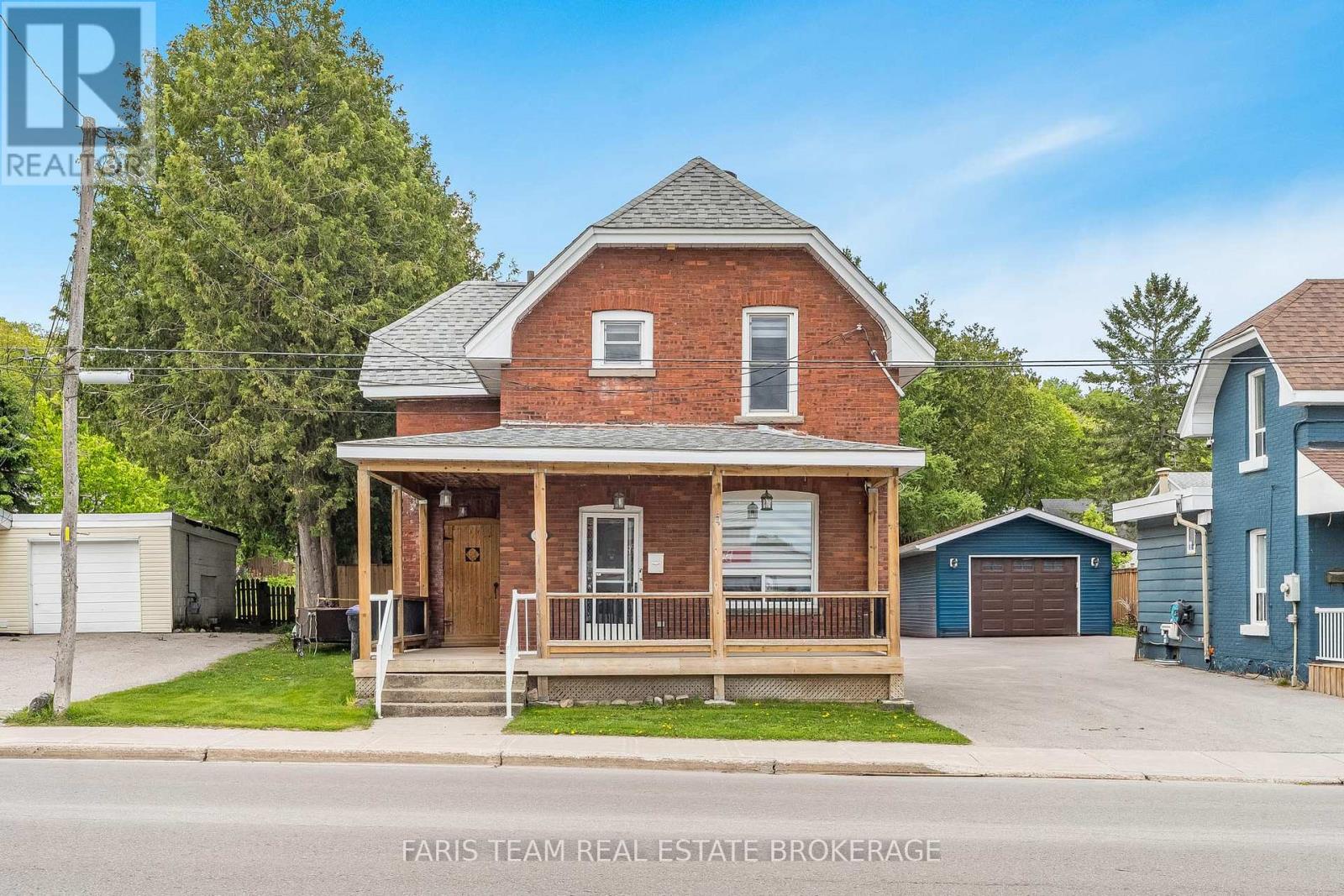 196 Fourth St, Midland, ON L4R 3T4