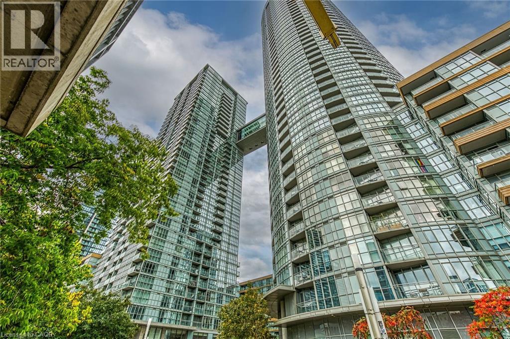 15 Iceboat Terrace Unit 1205, Toronto, ON M5V 4A5