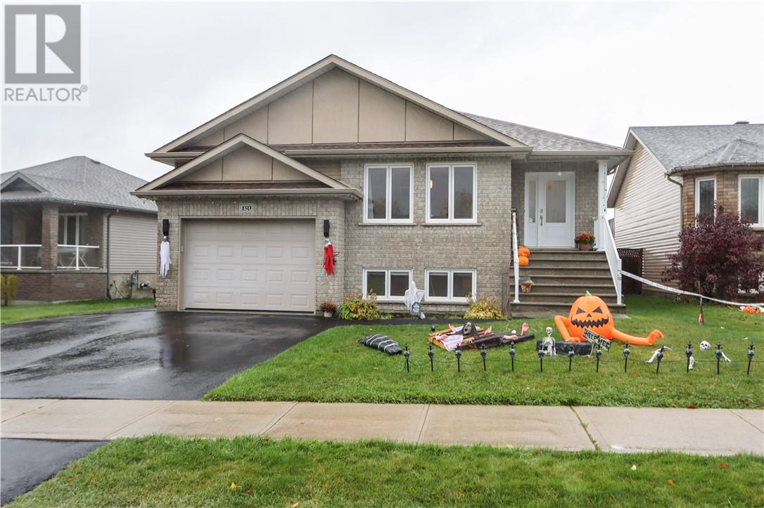 150 Springhill Dr, Garson, ON P3L 0A7