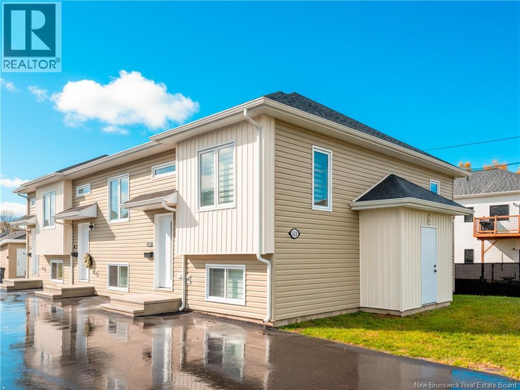 420 Neill St, Fredericton, NB E3A 5T7