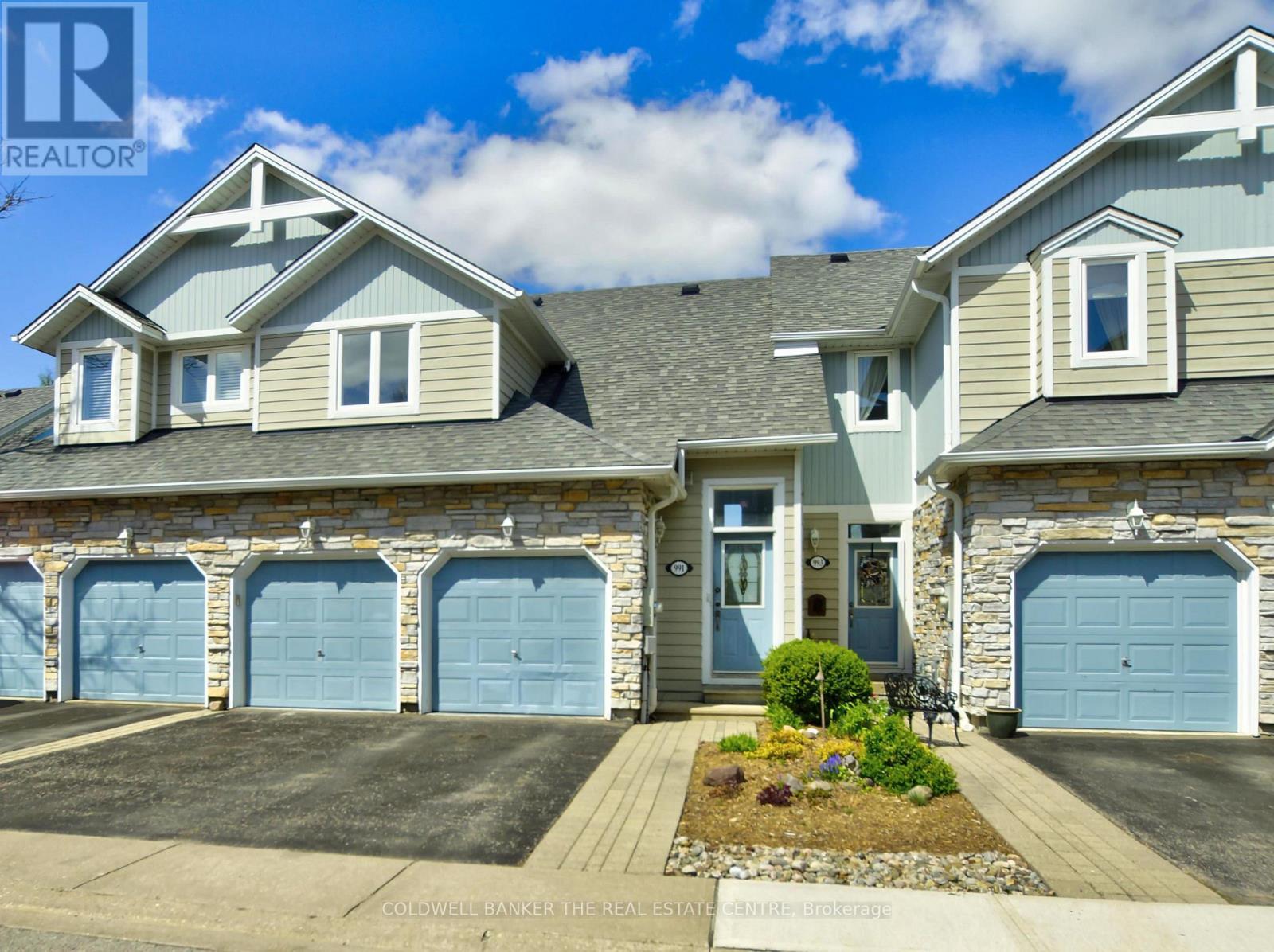 8 991 On Bogart Cir, Newmarket, ON L3Y 8T4