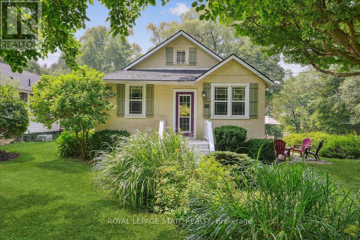 94 Centre St, Niagara-on-the-lake Town, ON L0S 1J0