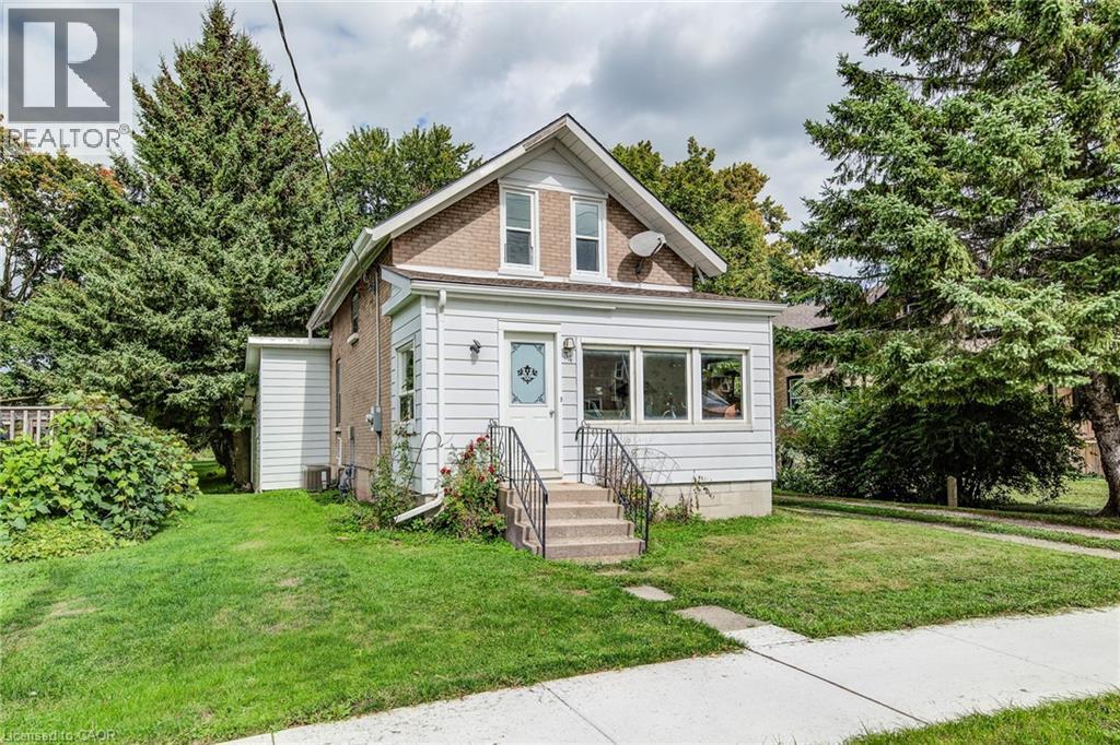 34 Wood St, Mapleton, ON N0G 1P0