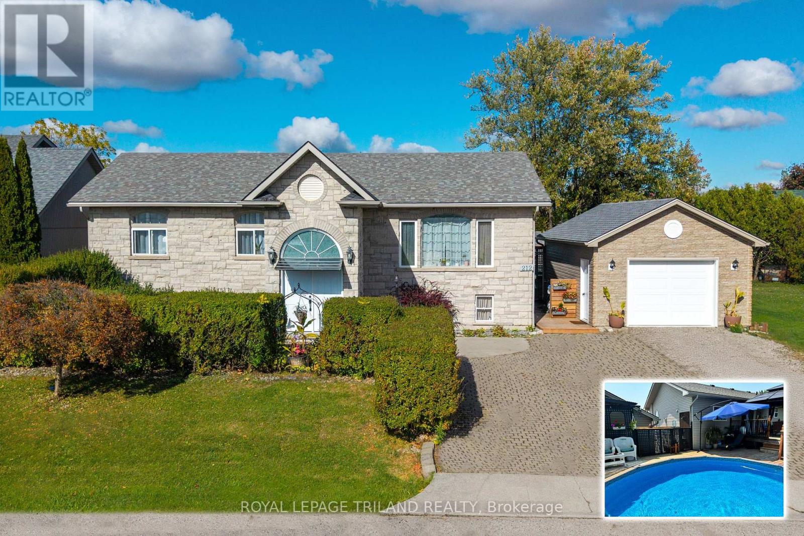 212 Golfview St, Lambton Shores, ON N0M 2N0