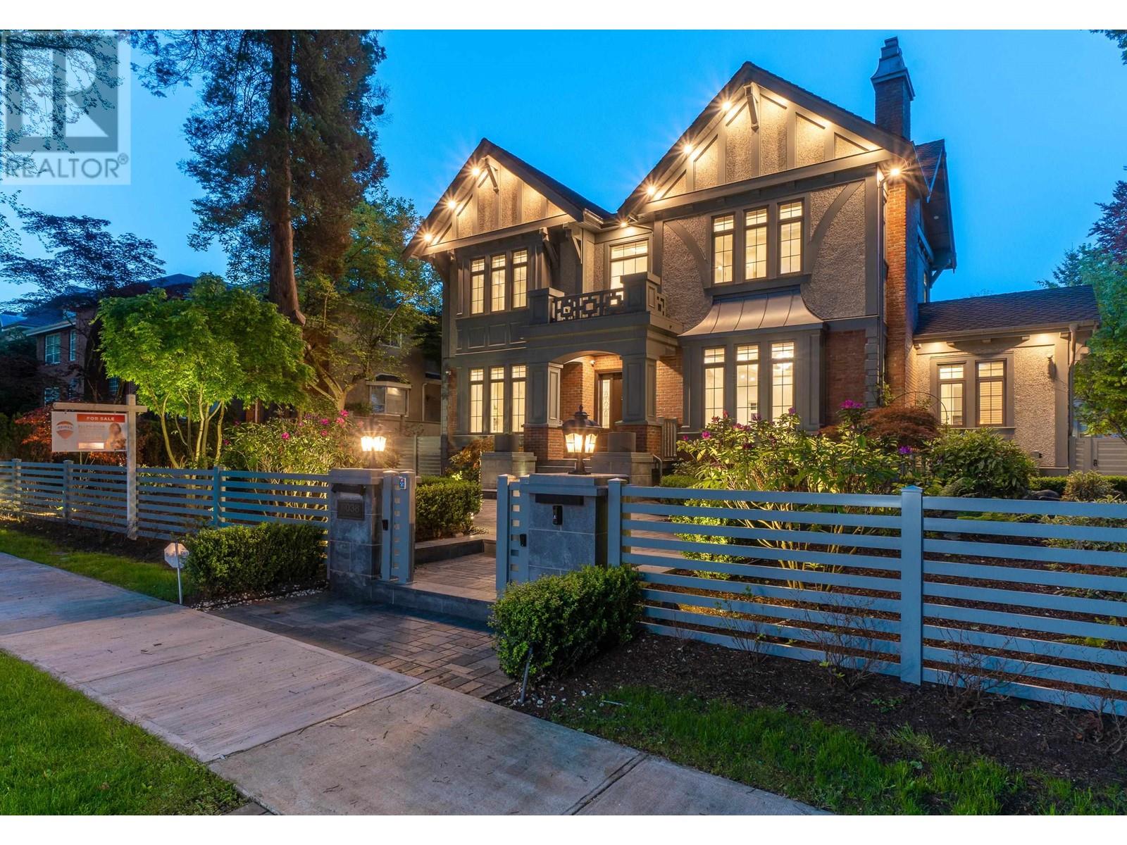 6038 Marguerite St, Vancouver, BC V6M 3L1