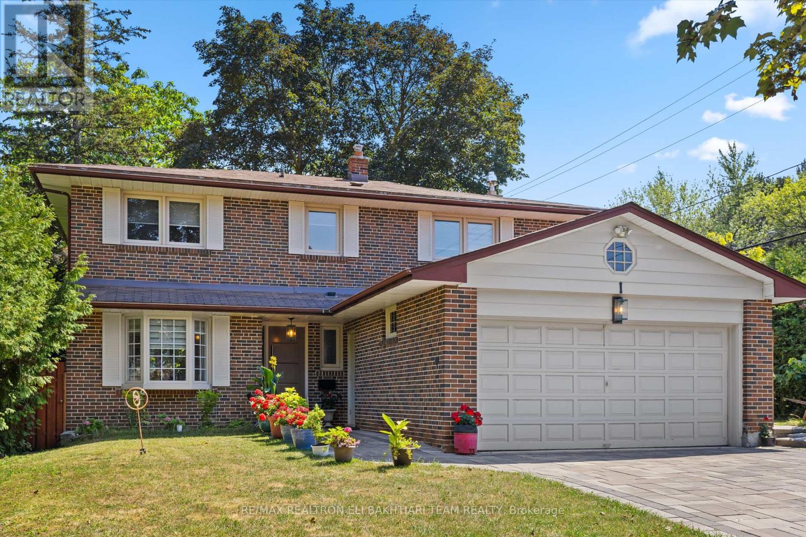 1 Donmac Dr, Toronto Banbury-don Mills, ON M3B 1N4