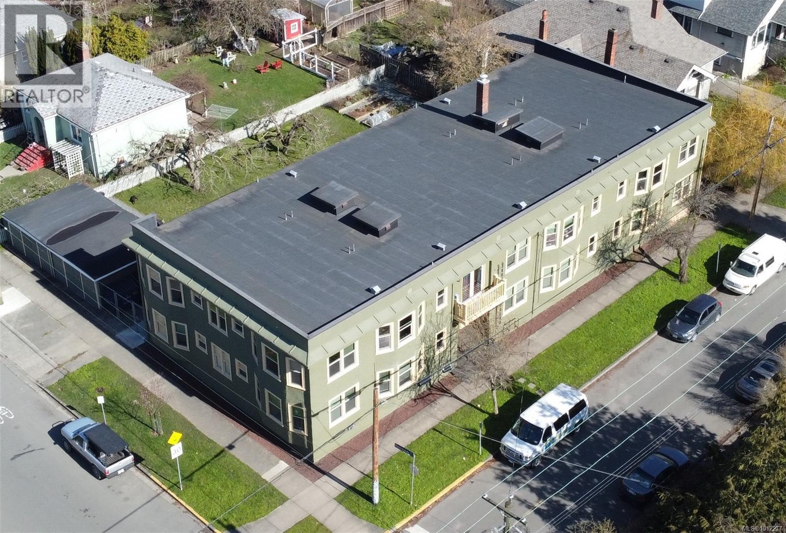 1010 Queens Ave, Victoria, BC V8T 1M8