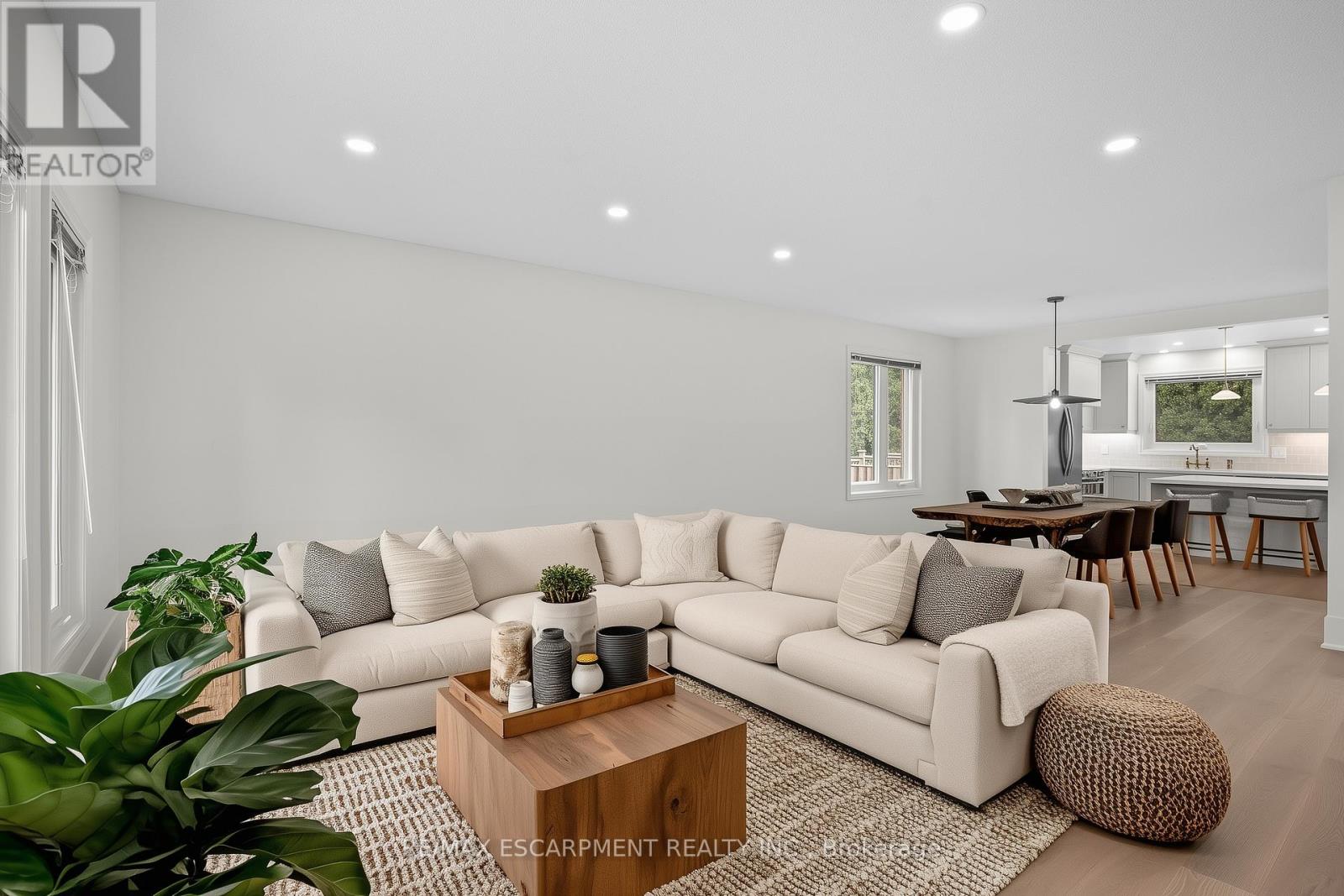 31 Inglewood Pl, Whitby Blue Grass Meadows, ON L1N 8Z9