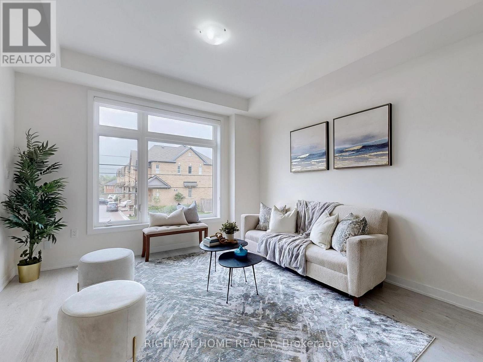 204 250 Finch Ave, Pickering, ON L1V 0G6