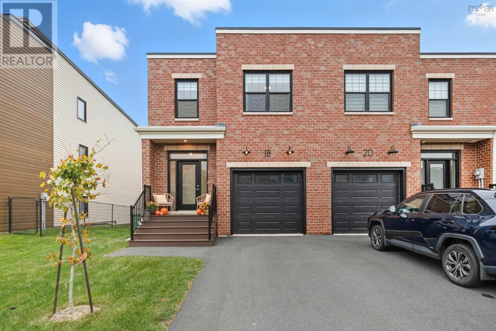 18 Trekker Dr, Bedford, NS B4B 2K7