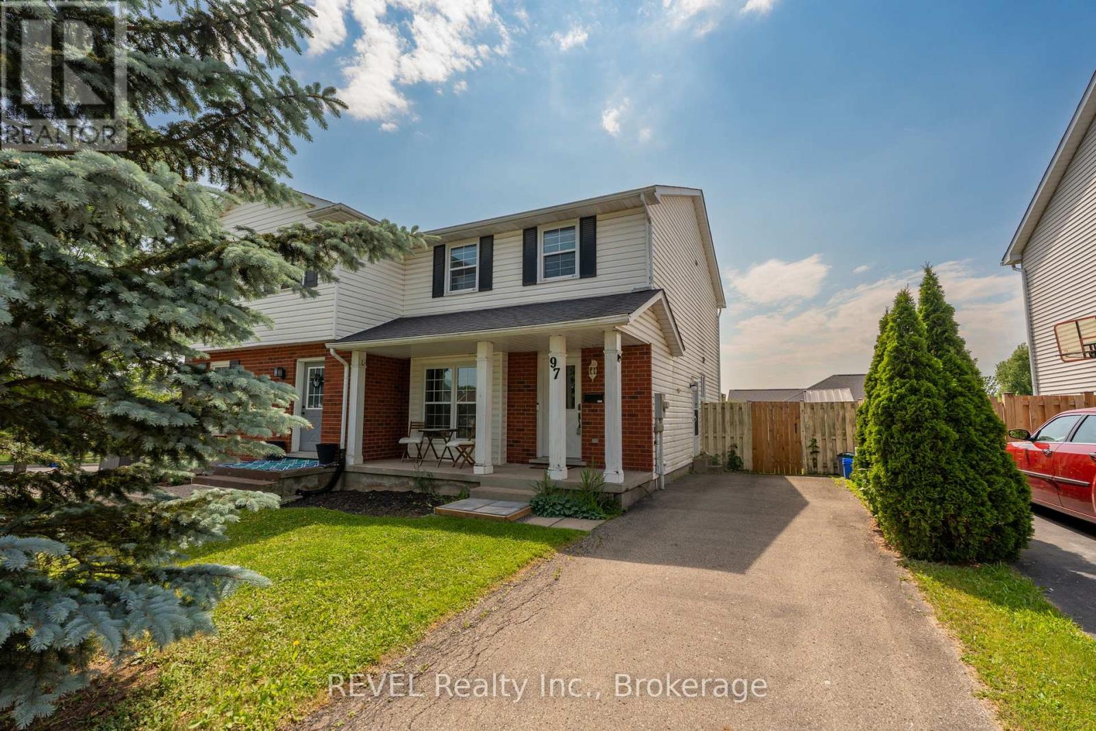 97 Aquador Dr, Welland, ON L3C 5S5