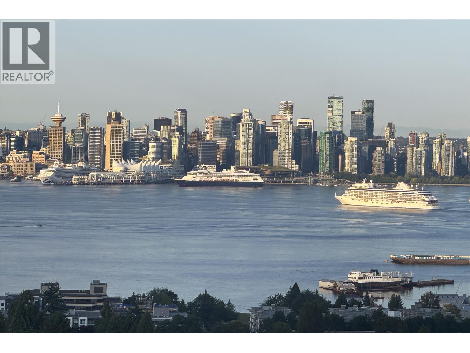 1320 Chesterfield Avenue Unit 403, North Vancouver, BC V7M 0A6