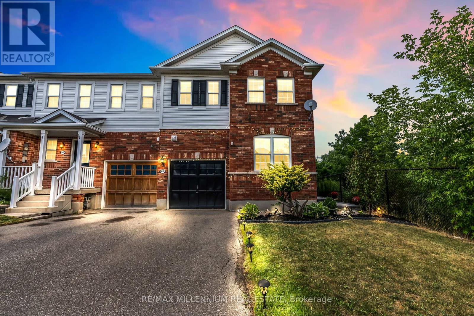 87 Bloomington Dr, Cambridge, ON N1P 1J5