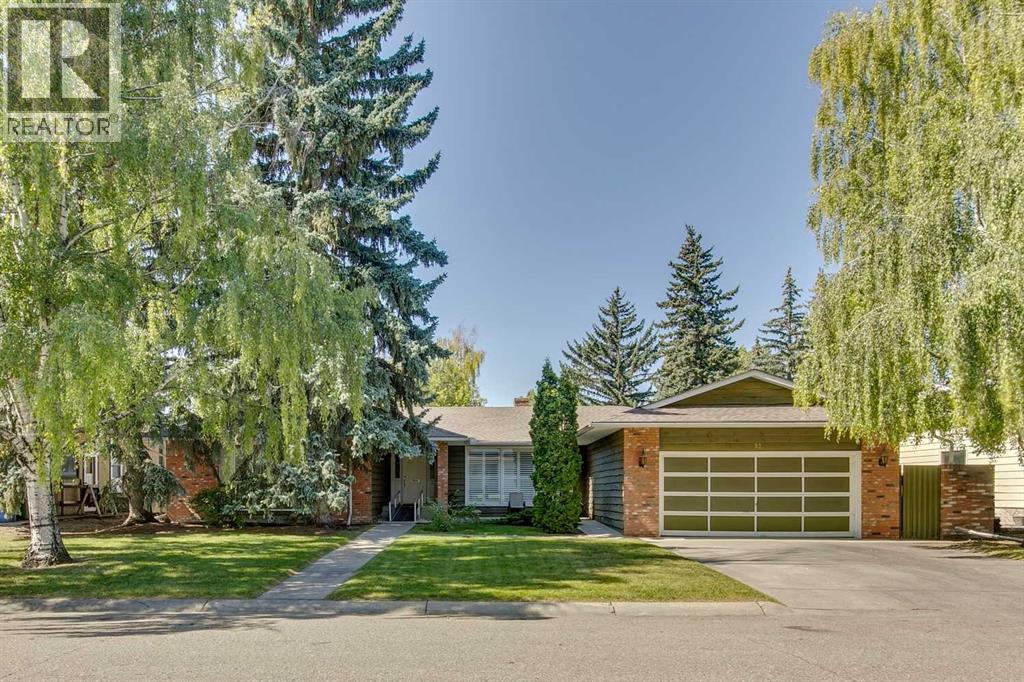 32 Vartown Pl NW, Calgary, AB T3A 0B5