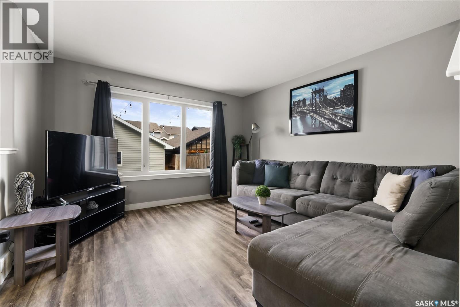 5330 Universal Cres, Regina, SK S4W 0K7