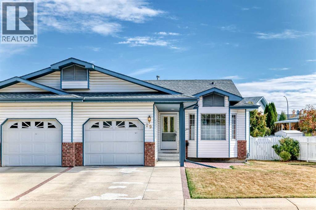 29 Rowell Close, Red Deer, AB T4P 3P4
