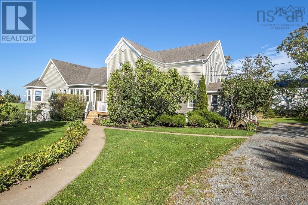 53 King St, Wolfville, NS B4P 2R3