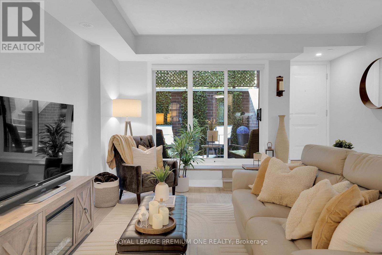 13 66 Long Branch Ave, Toronto, ON M8W 3J4