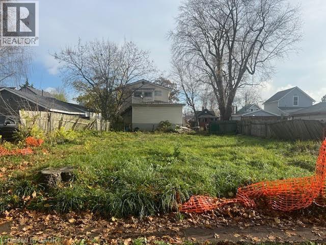 25 St George St, Chatham, ON N7M 4P1