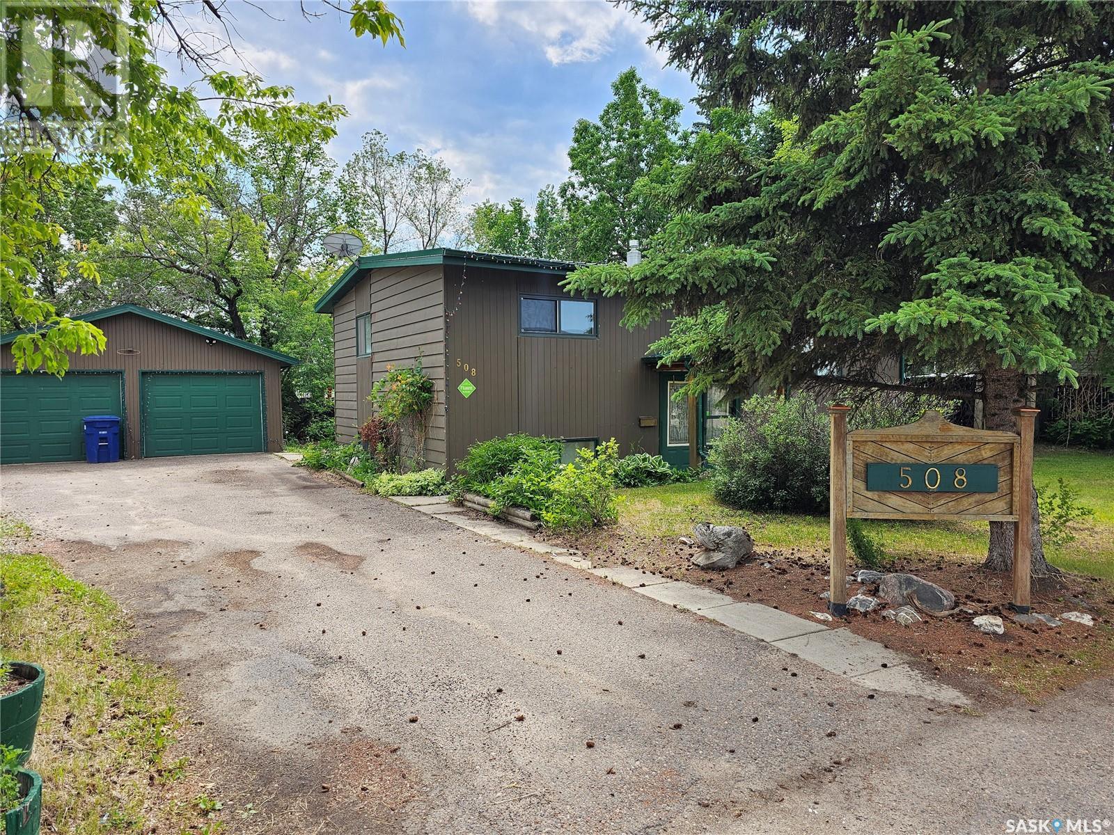 508 5 Avenue West, Meadow Lake, SK S9X 1A9