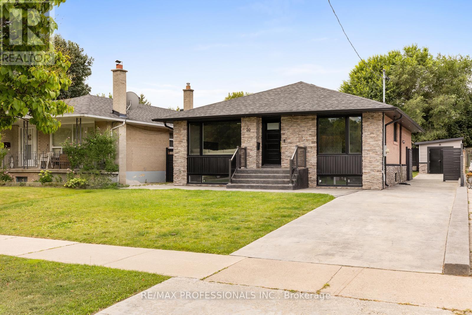 20 Bradbury Cres, Toronto, ON M9C 4B2