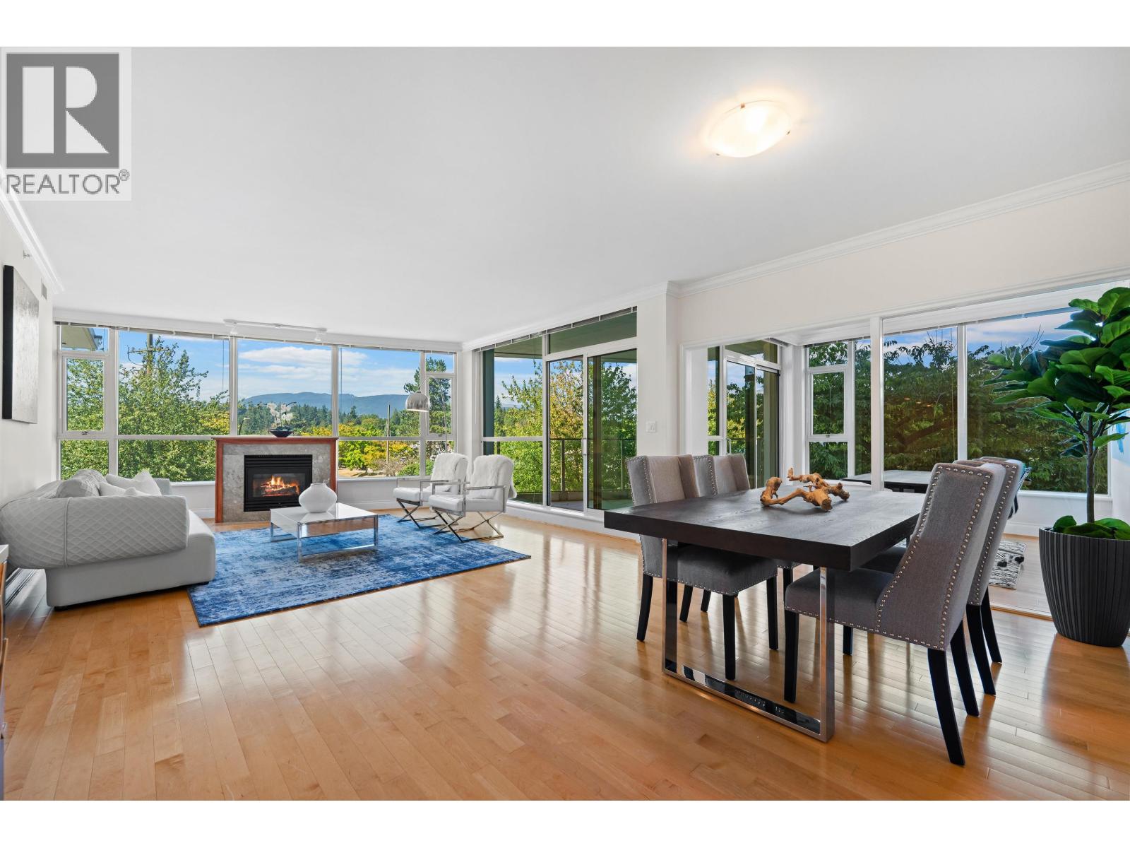 1777 Bayshore Drive Unit 202, Vancouver, BC V6G 3H2