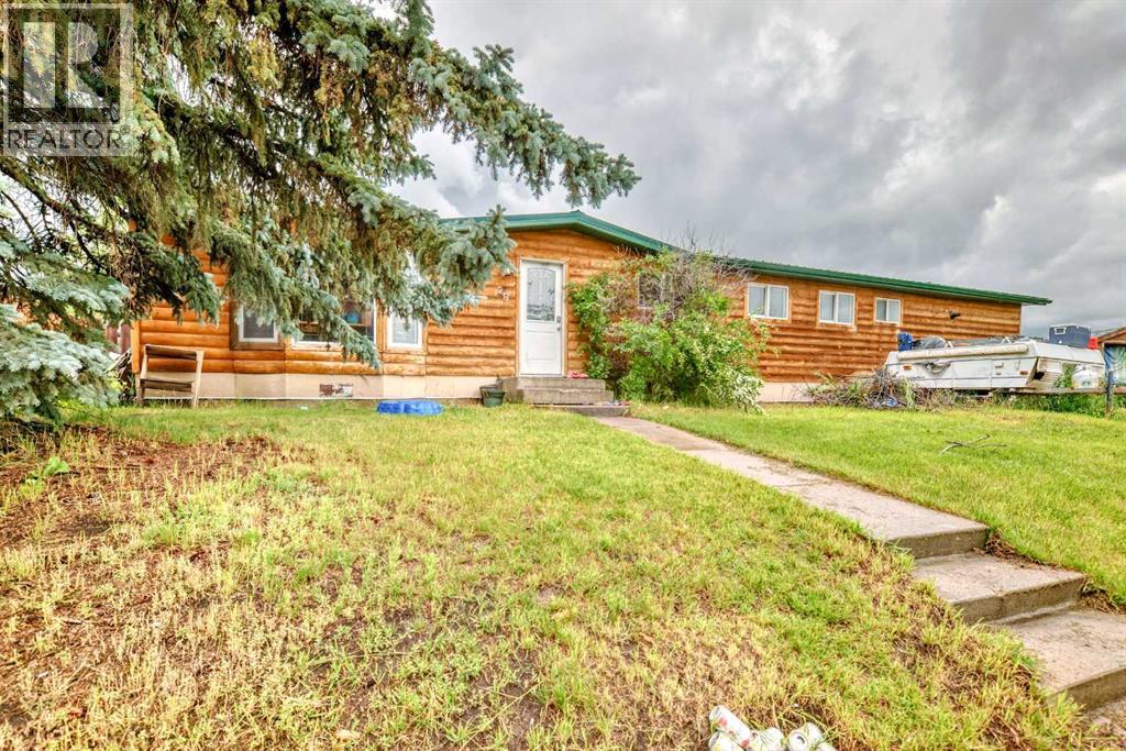 28 Riley St NE, High River, AB T1V 1G5