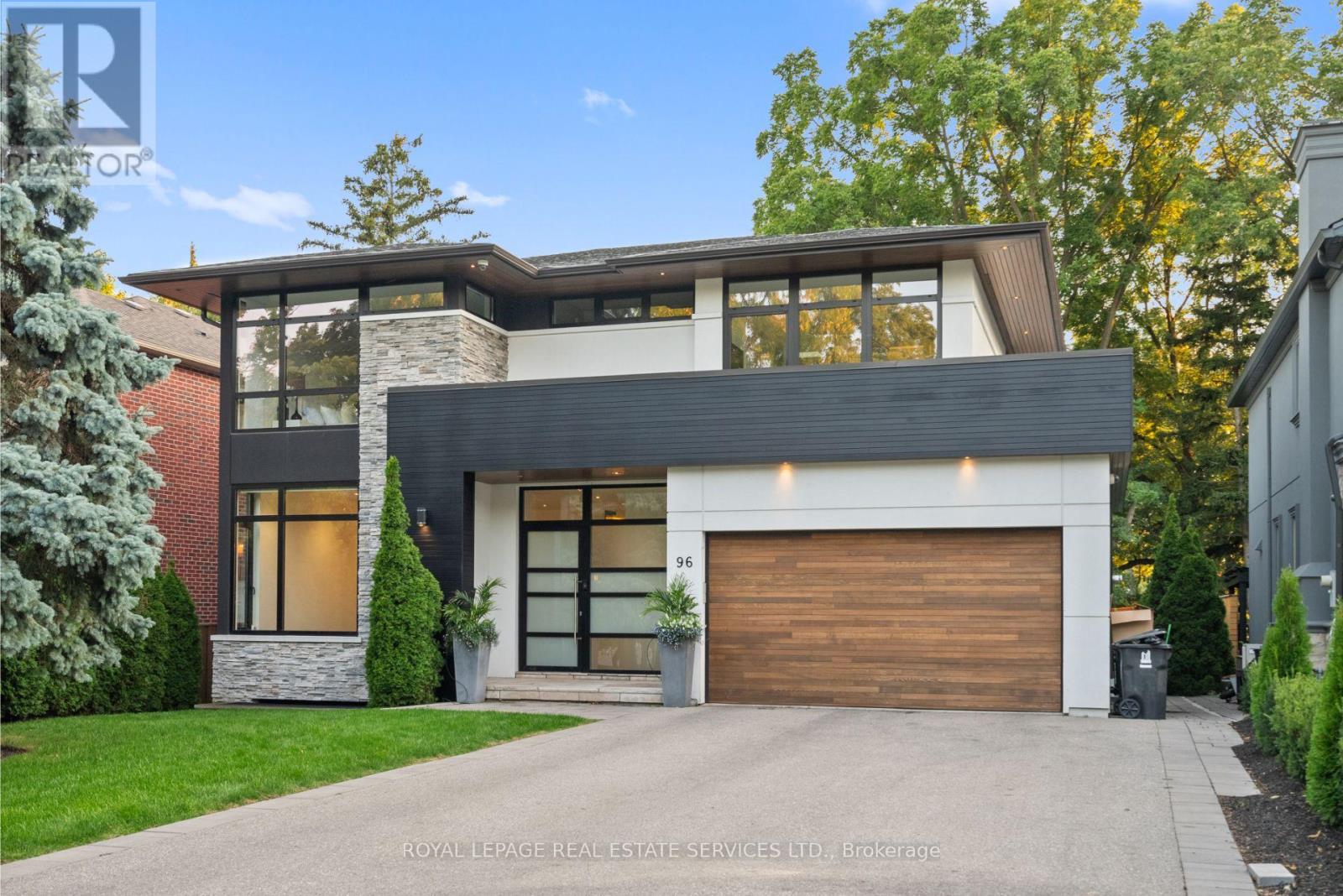 96 Montgomery Rd, Toronto Kingsway South, ON M9A 3N5