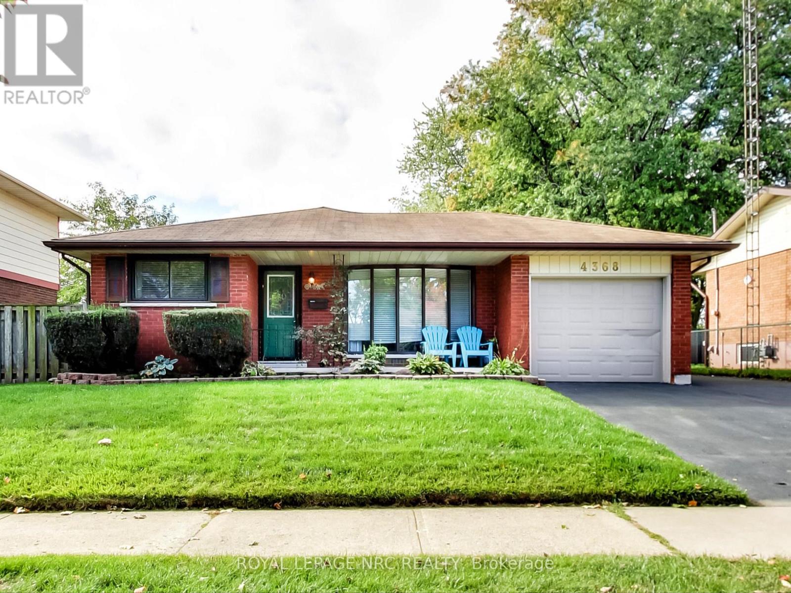 4368 Longmoor Dr, Burlington, ON L7L 1X8