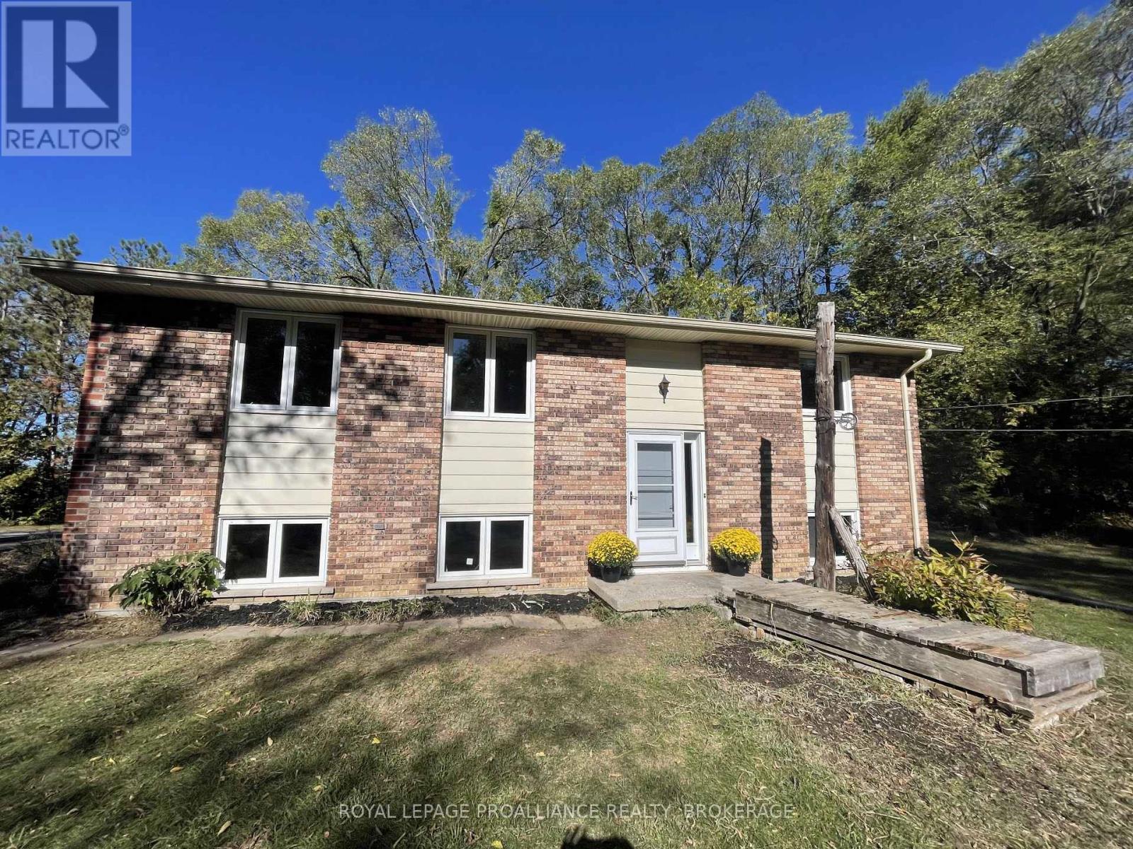 1136 Millhaven Rd, Loyalist, ON K0H 2H0