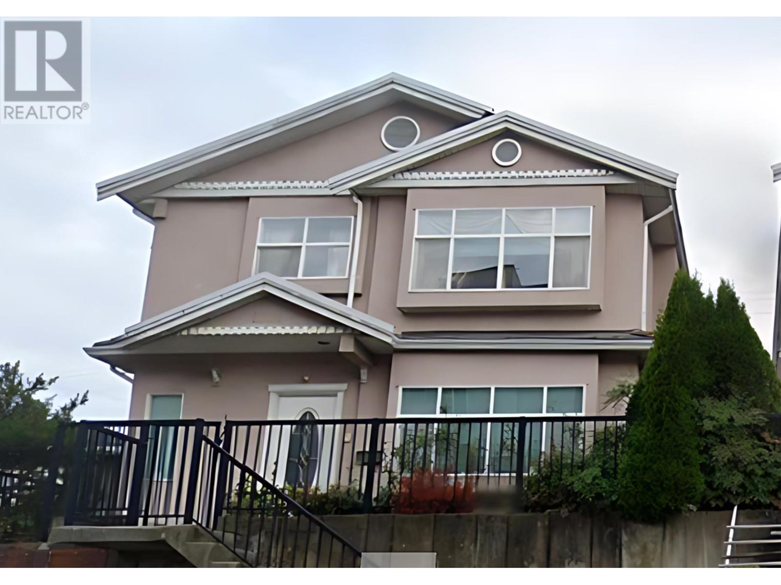 2361 Kingsway, Vancouver, BC V5R 5G8