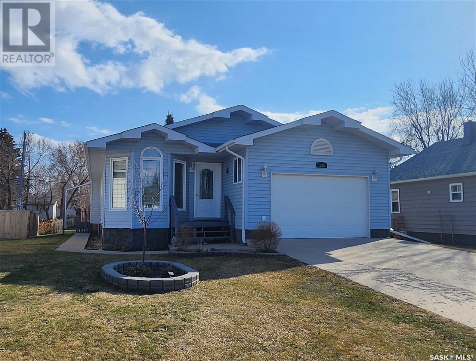 133 10 Avenue West, Melville, SK S0A 2P0