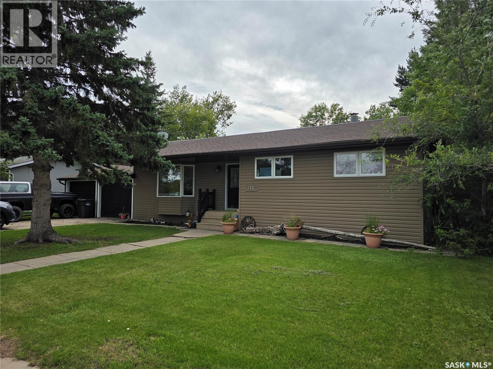 213 9 Street East, Wynyard, SK S0A 4T0