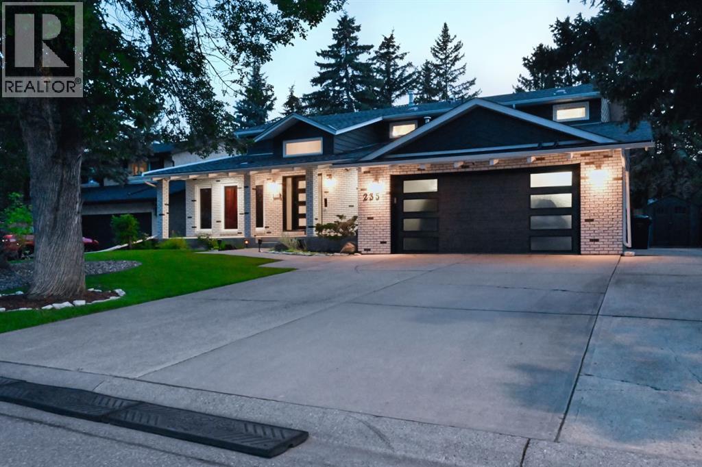 235 Canova Pl SW, Calgary, AB T2W 2E9