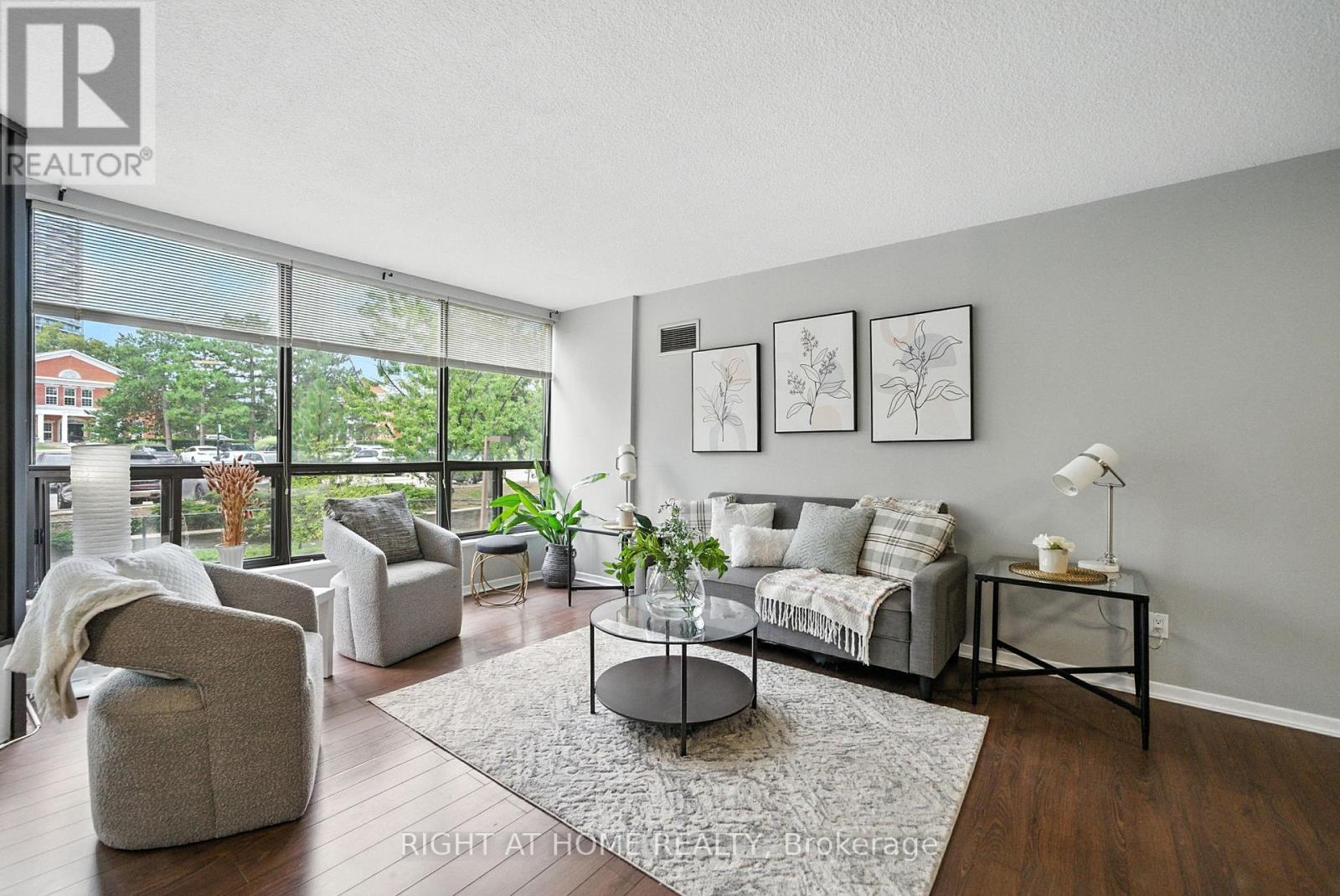 201 200 Robert Speck Pkwy, Mississauga, ON L4Z 1S3