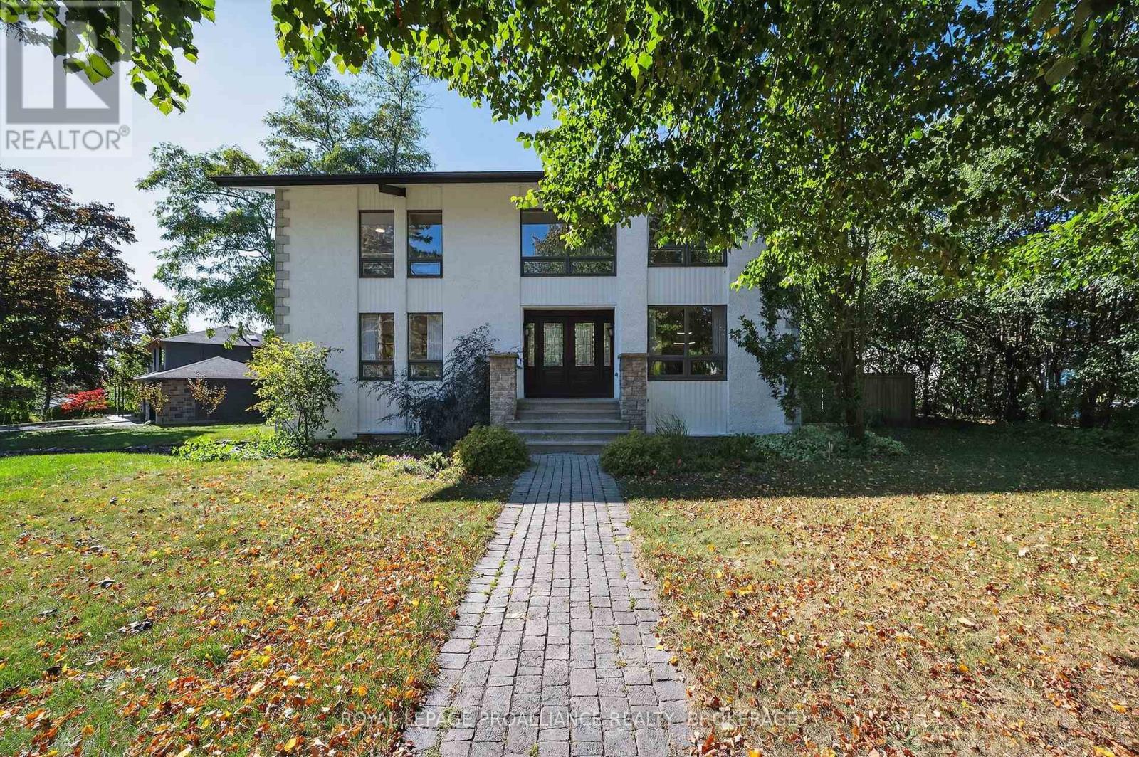 202 Alwington Pl, Kingston, ON K7L 4P8
