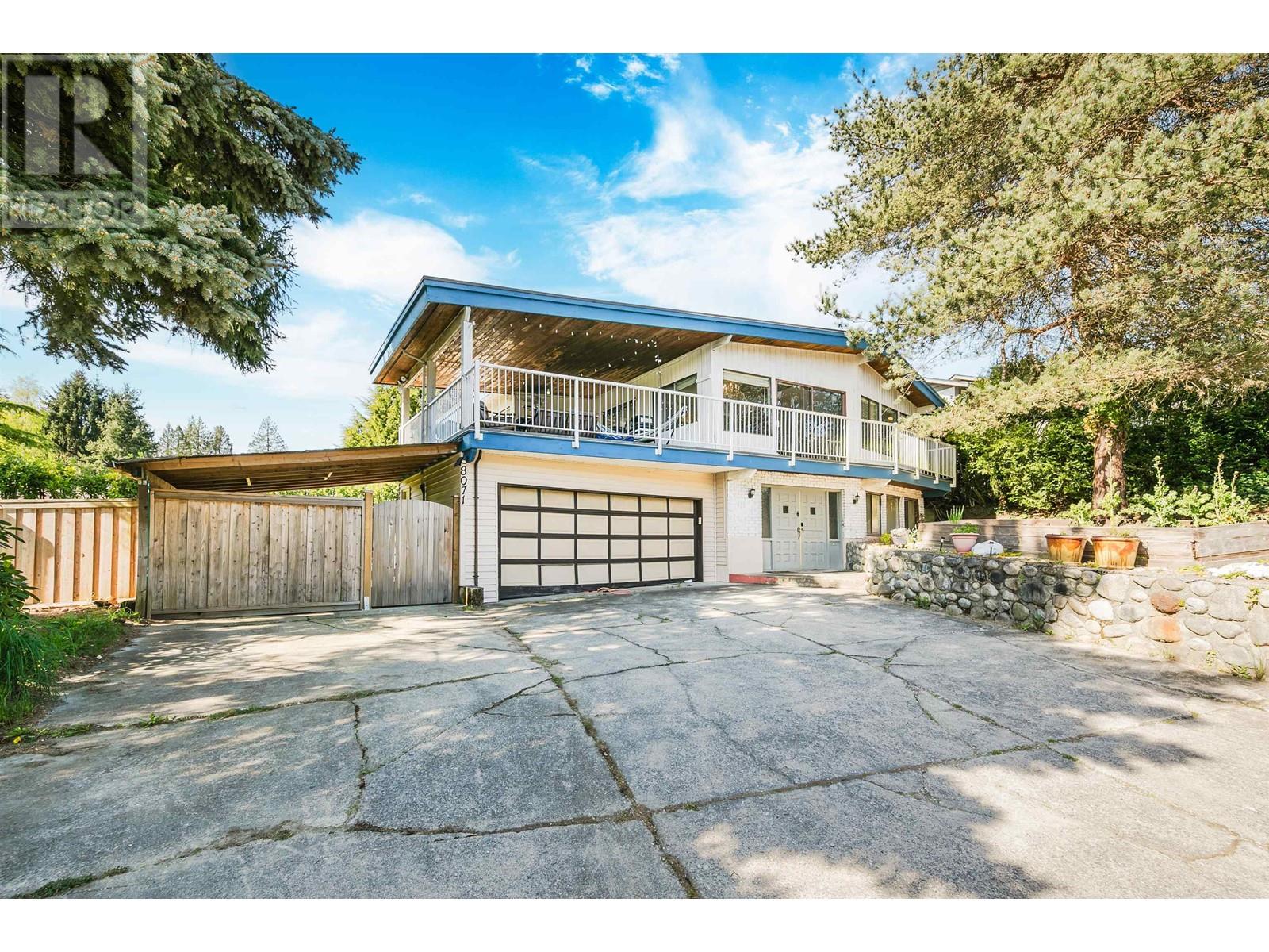 8071 Greenlake Pl, Burnaby, BC V5A 3N5