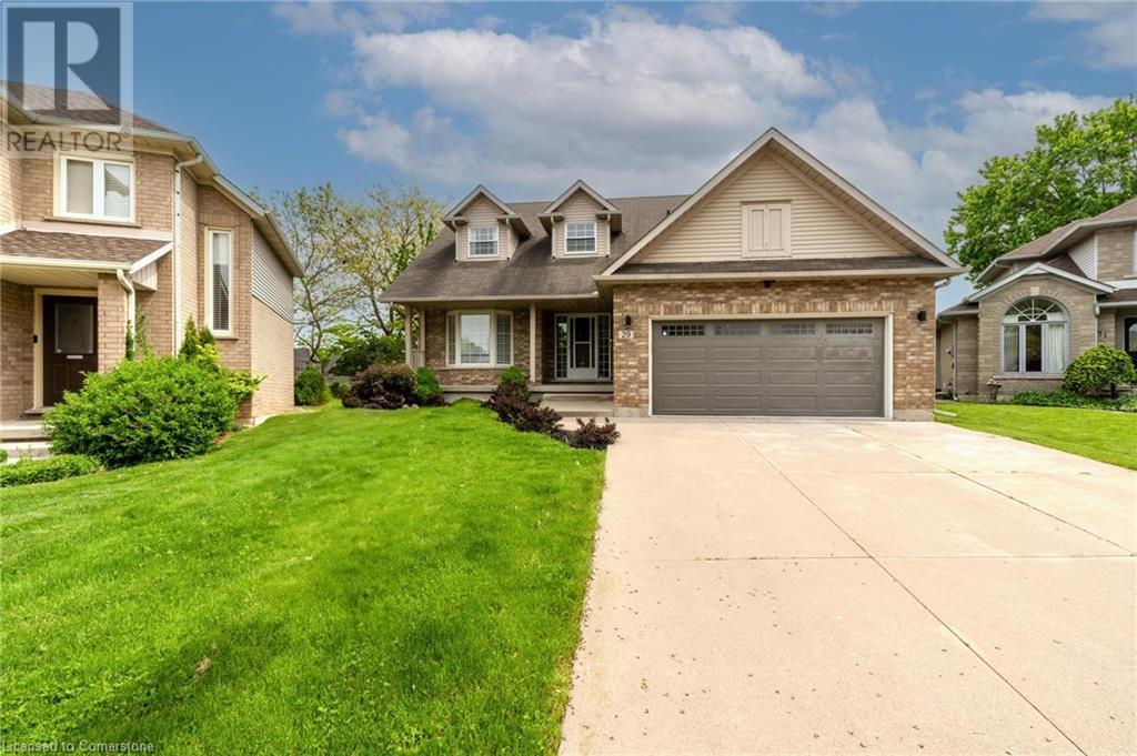 29 Riviera Rdg, Hamilton, ON L8E 5E6