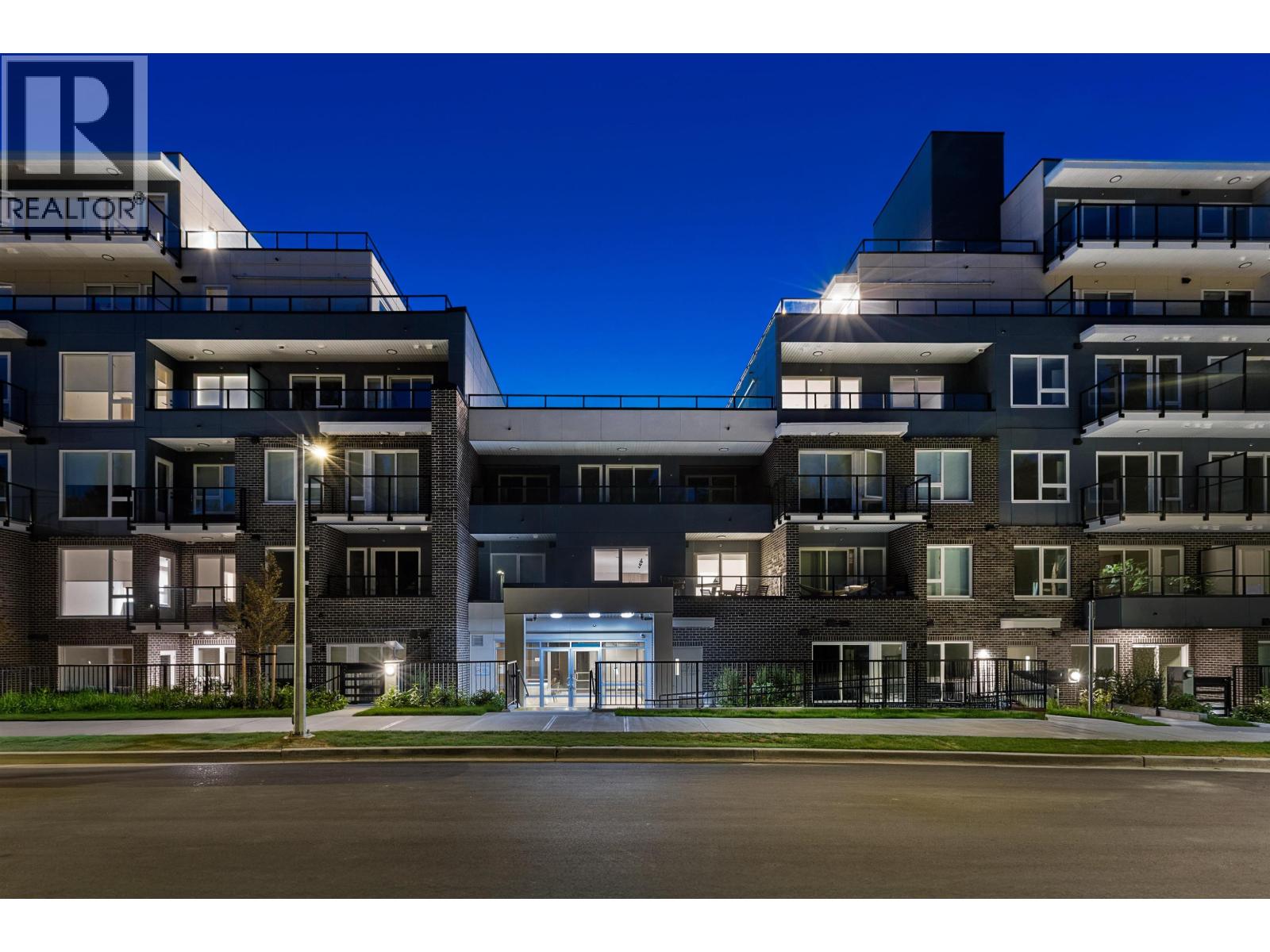 2002 St George Street Unit 112, Port Moody, BC V3H 0N4