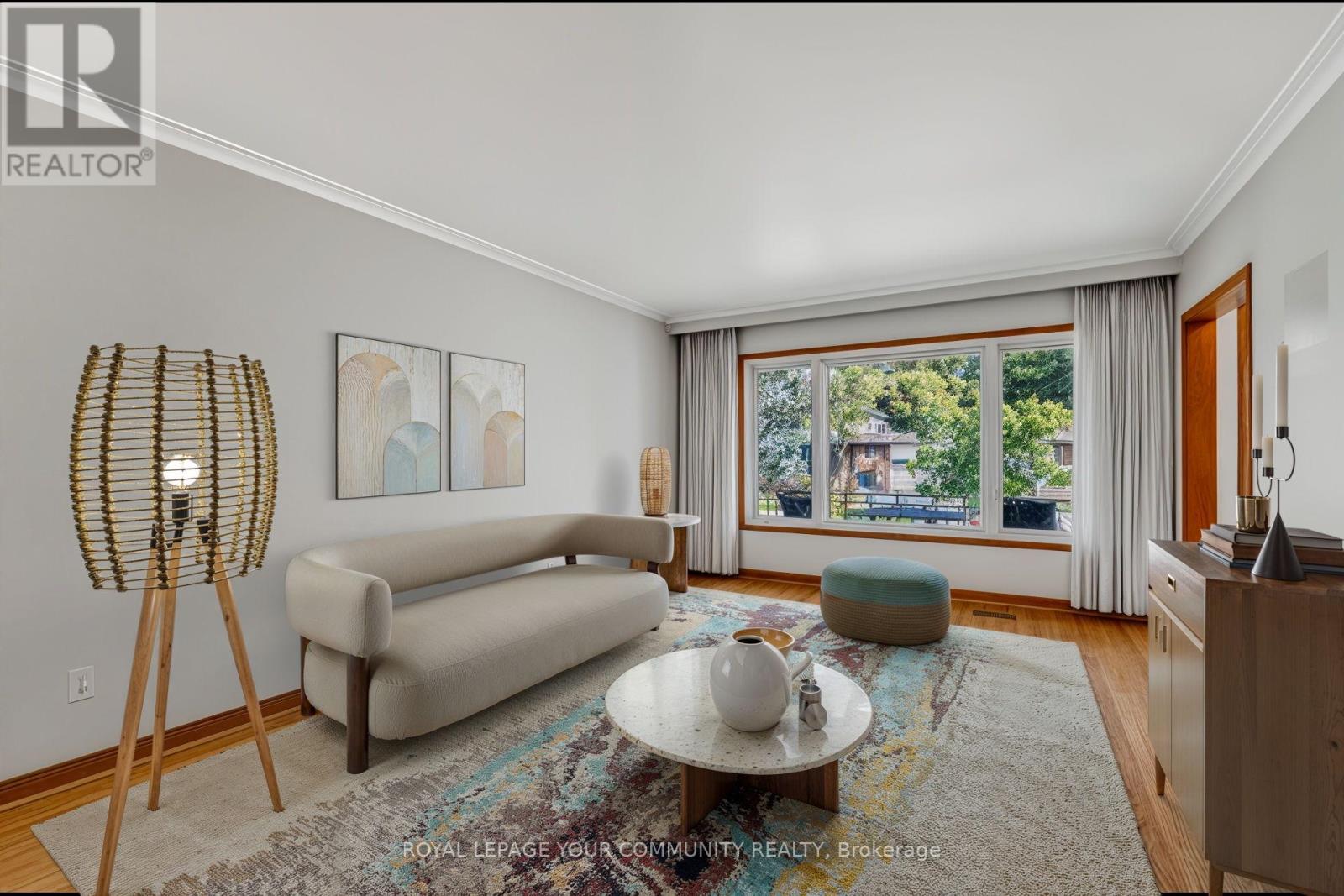 6 Hentob Ct, Toronto, ON M9V 2X1