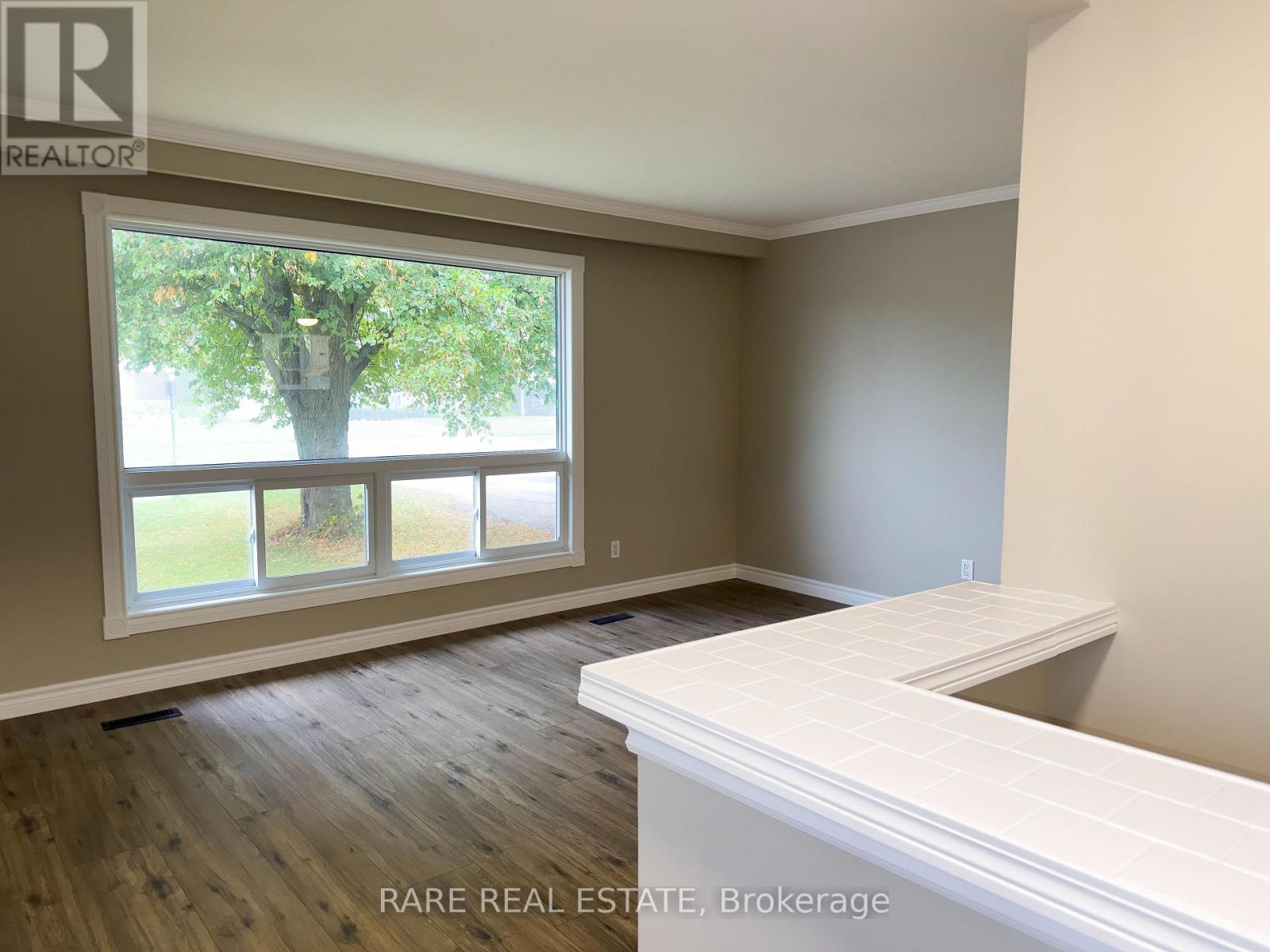 75 Dawson Rd E #a, Orangeville, ON L9W 2W4