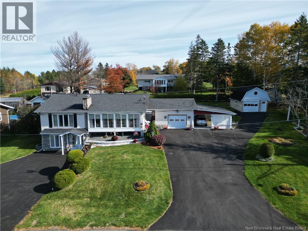 198 Bellevue St, Grand Falls, NB E3Y 1C2