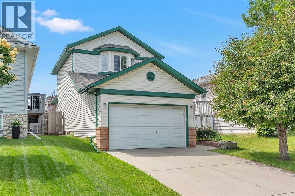 15 Harvest Rose Cir NE, Calgary, AB T3K 4M5