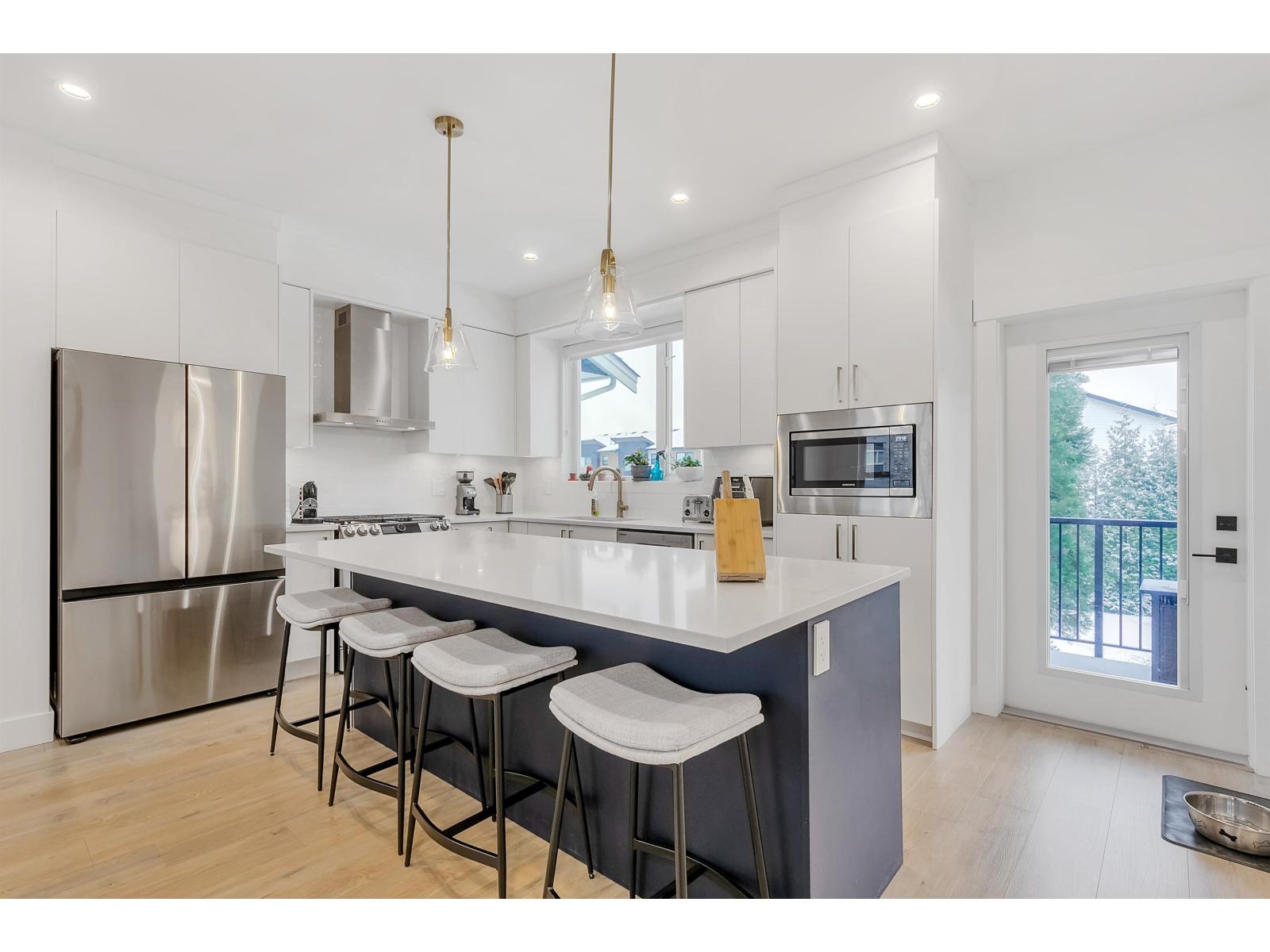 17458 100 Avenue Unit 10, Surrey, BC V4N 4L4