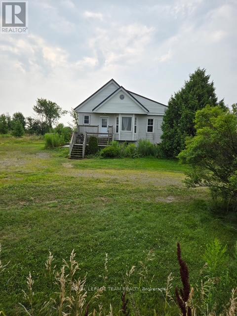 401 Sturgess Rd S, Montague, ON K7A 4S7