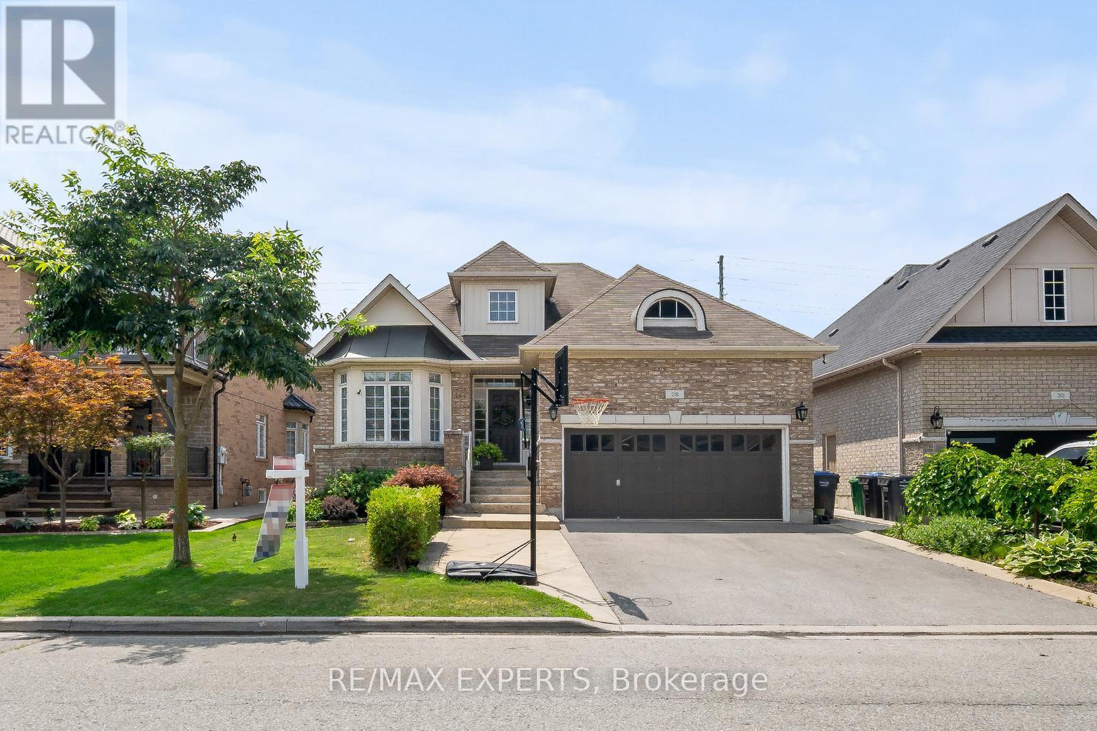 28 Dokkum Cres, Brampton, ON L6Z 4T6