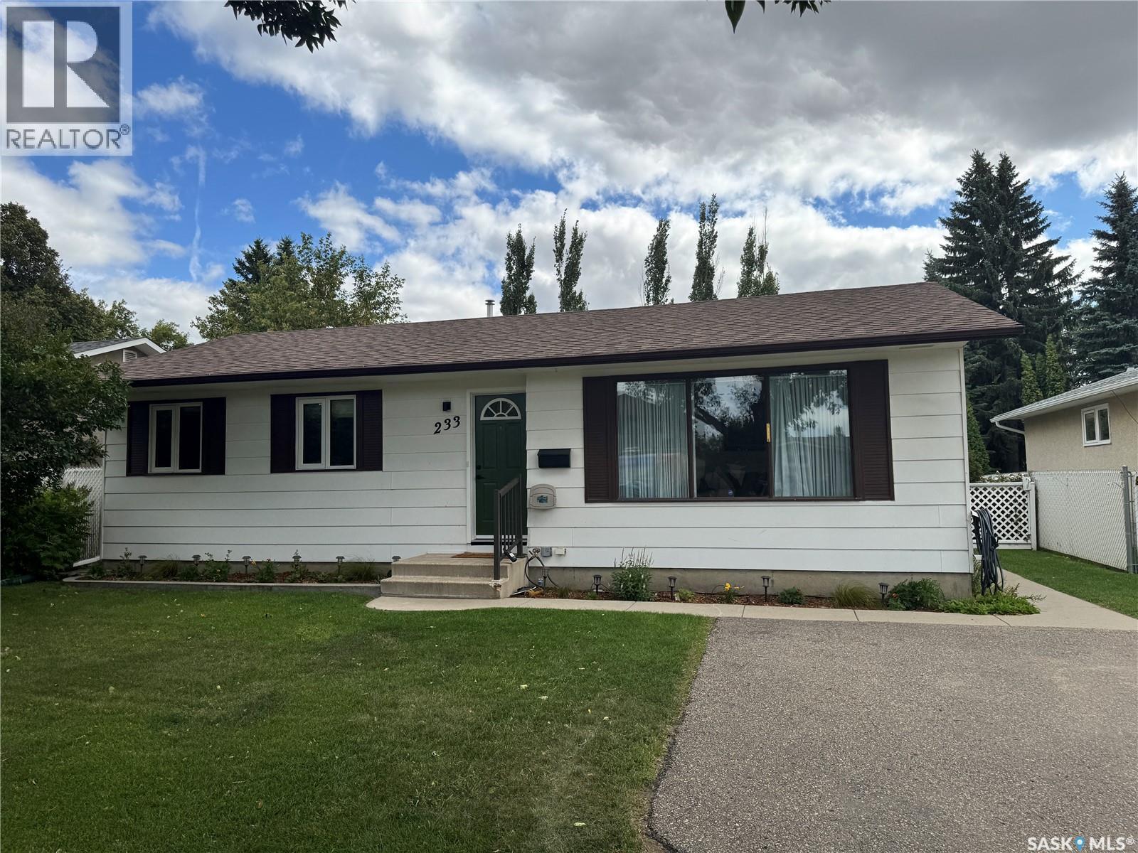 233 Assiniboine Dr, Saskatoon, SK S7K 4A3
