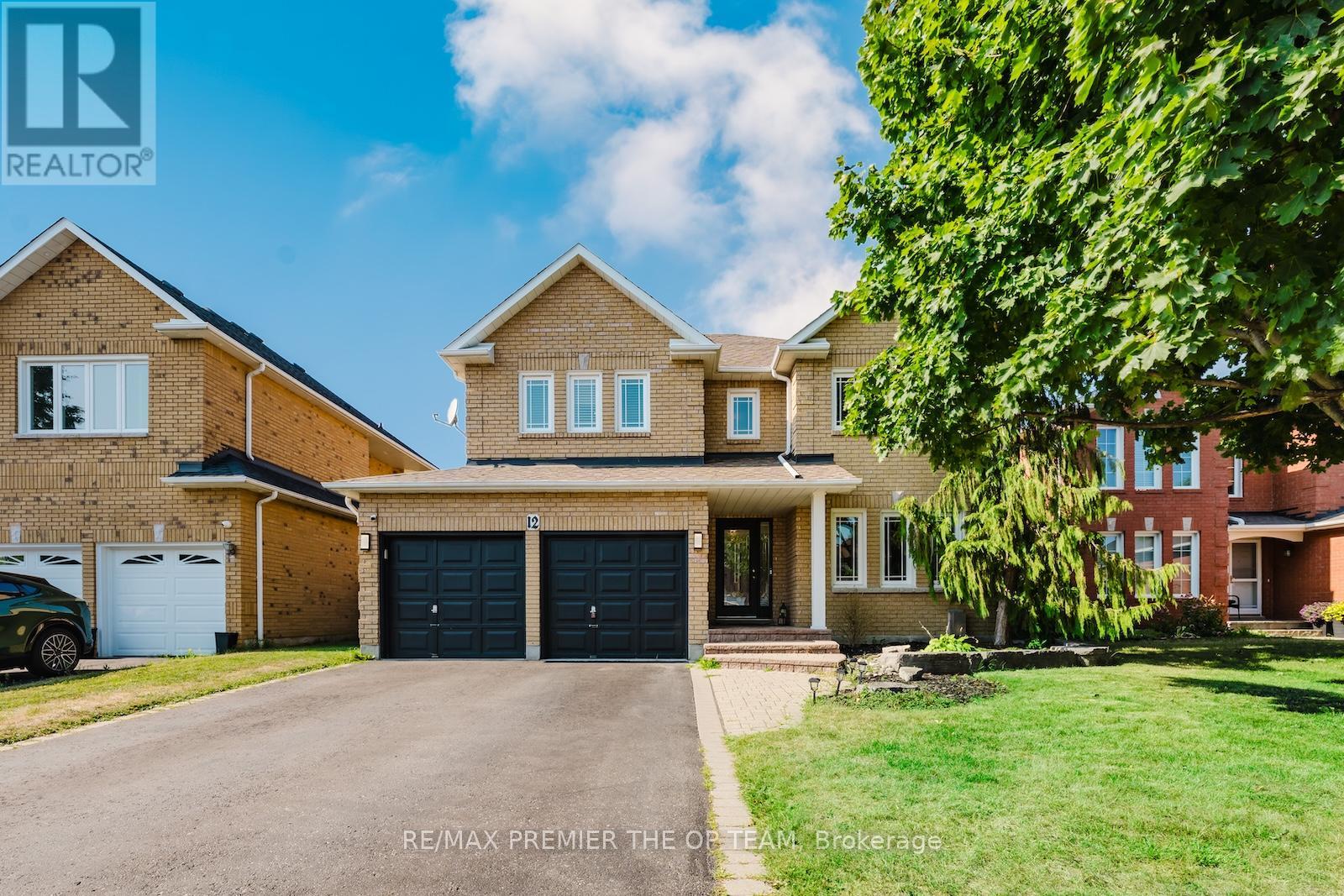 12 Donald Wilson St, Whitby, ON L1R 2H5
