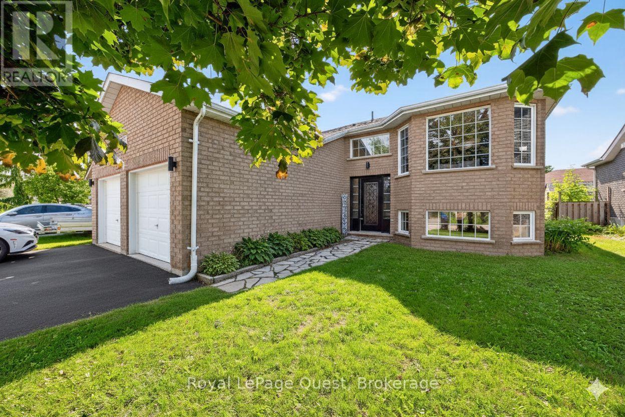13 Graham St, Springwater, ON L0L 1P0